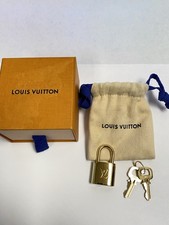 Autêntico conjunto de cadeado e chave Louis Vuitton latão trava e chave comprar usado  Enviando para Brazil