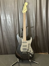 Squier stratocaster black d'occasion  Expédié en Belgium