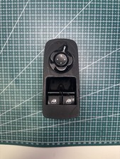 Pulsantiera alzacristalli sini usato Pulsantiera alzacristalli sini usato  Cerignola