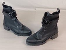 Usado, Botas de tornozelo de couro Karl Lagerfeld com fecho lateral com zíper e salto robusto tamanho 9,5 comprar usado  Enviando para Brazil