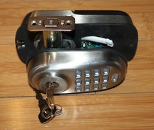 Yale assure yrd216 for sale  Warren