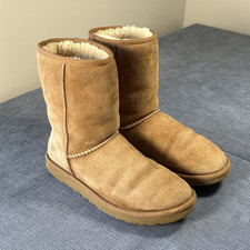 Ugg classic short for sale  Oak Creek