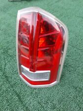 Lanterna traseira Chrysler 300 lado direito passageiro 6815467AB OEM 11 12 13 14 comprar usado  Enviando para Brazil