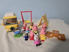 Peppa Pig Camper Van, tenda, 9 bonecos. Lote de balanço, mesa, grelha comprar usado  Enviando para Brazil