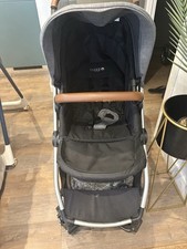 Carrinho de bebê usado, mas ainda em bom estado de funcionamento. Vem com capa de chuva. B comprar usado  Enviando para Brazil