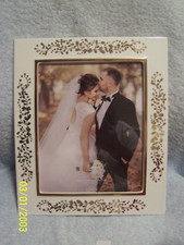 Moldura para foto Lenox Opal Innocence Flourish comporta uma foto de 8" X 10" nova, usado comprar usado  Enviando para Brazil
