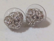 Brincos de coração de cristal Swarovski – 1 cm tachas de pavê com logotipo de cisne – Autêntico comprar usado Brincos de coração de cristal Swarovski – 1 cm tachas de pavê com logotipo de cisne – Autêntico comprar usado  Enviando para Brazil