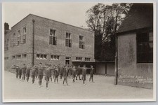 Cartão postal BOGNOR REGIS Northcliffe House prédio escolar e playground RP não usado comprar usado  Enviando para Brazil