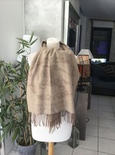Grande écharpe burberry d'occasion  Andeville