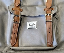 Usado, Mochila cinza unissex Herschel Little America 10014-00006 (Lil Amber) - 25L comprar usado  Enviando para Brazil