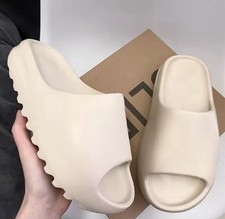 Ciabatte simil yeezy usato  Roma