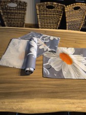 Tischläufer grau gebraucht kaufen Tischläufer grau gebraucht kaufen  Elsoff, Rehe, Oberroßbach