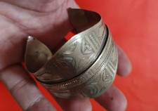 Bracelet manchette ethnique. d'occasion  Frontignan