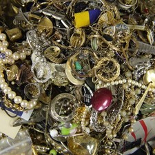 Huge costume jewelry for sale  Milwaukee