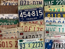 LOTE: 43 PLACAS DE LICENÇA VINTAGE DOS EUA COLEÇÃO CAVERNA DO HOMEM ARTESANATO DE GARAGEM comprar usado  Enviando para Brazil