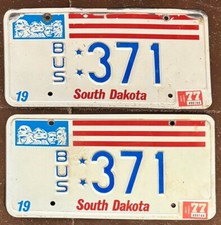PAR DE PLACAS DE ÔNIBUS # ÔNIBUS:371 Dakota do Sul 1977 comprar usado  Enviando para Brazil