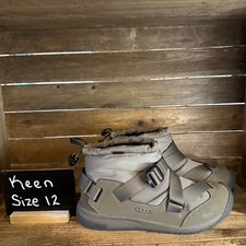 New mens keen for sale  Minneapolis