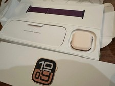 Apple Watch Series 10 42mm GPS ouro rosa com loop esportivo de ameixa MWWK3LW/A comprar usado Apple Watch Series 10 42mm GPS ouro rosa com loop esportivo de ameixa MWWK3LW/A comprar usado  Enviando para Brazil