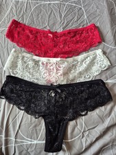 String dentelle femme d'occasion  Neuvy-Sautour