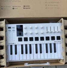 Arturia minilab midi d'occasion  Expédié en Belgium