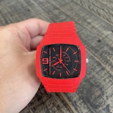 Relógio masculino Diesel Domination quartzo analógico mostrador preto pulseira de borracha vermelha danificado comprar usado Relógio masculino Diesel Domination quartzo analógico mostrador preto pulseira de borracha vermelha danificado comprar usado  Enviando para Brazil