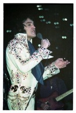 ELVIS PRESLEY THE KING OF ROCK AND ROLL THE PELVIS 35MM SLIDE 379 comprar usado  Enviando para Brazil