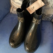 Bnwt short black for sale Bnwt short black for sale  GILLINGHAM