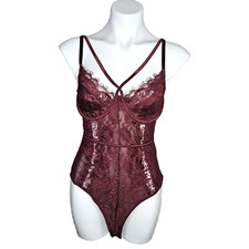 Maroon lace mesh d'occasion  Expédié en Belgium
