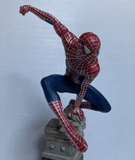 Statua statue spiderman usato  Italia