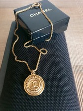 Médaillon chanel logo d'occasion  La Grande-Verrière