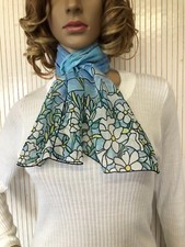 Foulard écharpe soie d'occasion Foulard écharpe soie d'occasion  Le Péage-de-Roussillon