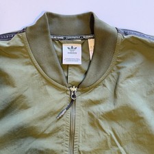 Jaqueta bombardeiro Adidas NMD 2XL verde oliva zíper completo logotipo trevo streetwear CE1622 comprar usado Jaqueta bombardeiro Adidas NMD 2XL verde oliva zíper completo logotipo trevo streetwear CE1622 comprar usado  Enviando para Brazil