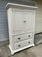 Refinished white armoire d'occasion  Expédié en Belgium
