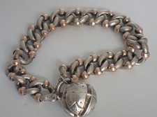Beau bracelet breloque d'occasion  Chantelle