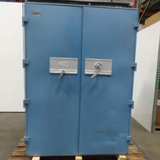 Diebold data safe for sale  Middlebury