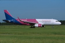 GH03  Original aircraft slide/Dia   Wizzair A320 HA-LWU comprar usado  Enviando para Brazil