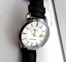 Elegante montre feminine d'occasion  Reims