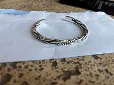 Beau bracelet jonc d'occasion  Sennecey-le-Grand