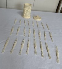 Soporte de horquilla para aperitivo plástico tallado floral antiguo de colección con 24 horquillas segunda mano  Embacar hacia Mexico