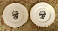 Usado, Conjunto de 2 pratos de sobremesa Melody Rose Skull “rock and roll” aro dourado porcelana óssea comprar usado  Enviando para Brazil