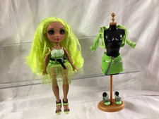 Boneca verde neon Rainbow High Karma Nichols comprar usado  Enviando para Brazil