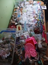 Enorme lote de artesanato para fazer joias, muitas sementes e contas de madeira, outros itens diversos comprar usado  Enviando para Brazil