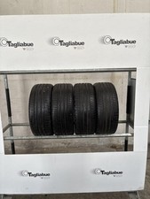 Set gomme 225 usato  Villasanta