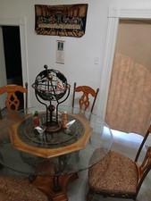 Round dining room for sale  Saint Joseph