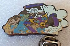 Pin lapel pins d'occasion  Les Lilas