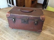 Jolie valisette ancienne d'occasion  Liffol-le-Grand