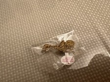 Usado, Broche magnético Taylor Swift Speak Now World luz intermitente - NOVO NA BOLSA oficial comprar usado Usado, Broche magnético Taylor Swift Speak Now World luz intermitente - NOVO NA BOLSA oficial comprar usado  Enviando para Brazil