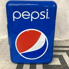 Mini refrigerador pessoal Pepsi 6 latas mini geladeira 120V plugue doméstico + plugue de carro 12 volts comprar usado Mini refrigerador pessoal Pepsi 6 latas mini geladeira 120V plugue doméstico + plugue de carro 12 volts comprar usado  Enviando para Brazil
