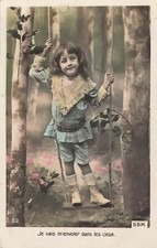 Child smiling standing d'occasion  Expédié en Belgium
