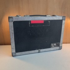 LM Engineering Briefcase Style Travel Road Case Flight Case -20" x 13.5" x 4.75" comprar usado LM Engineering Briefcase Style Travel Road Case Flight Case -20" x 13.5" x 4.75" comprar usado  Enviando para Brazil